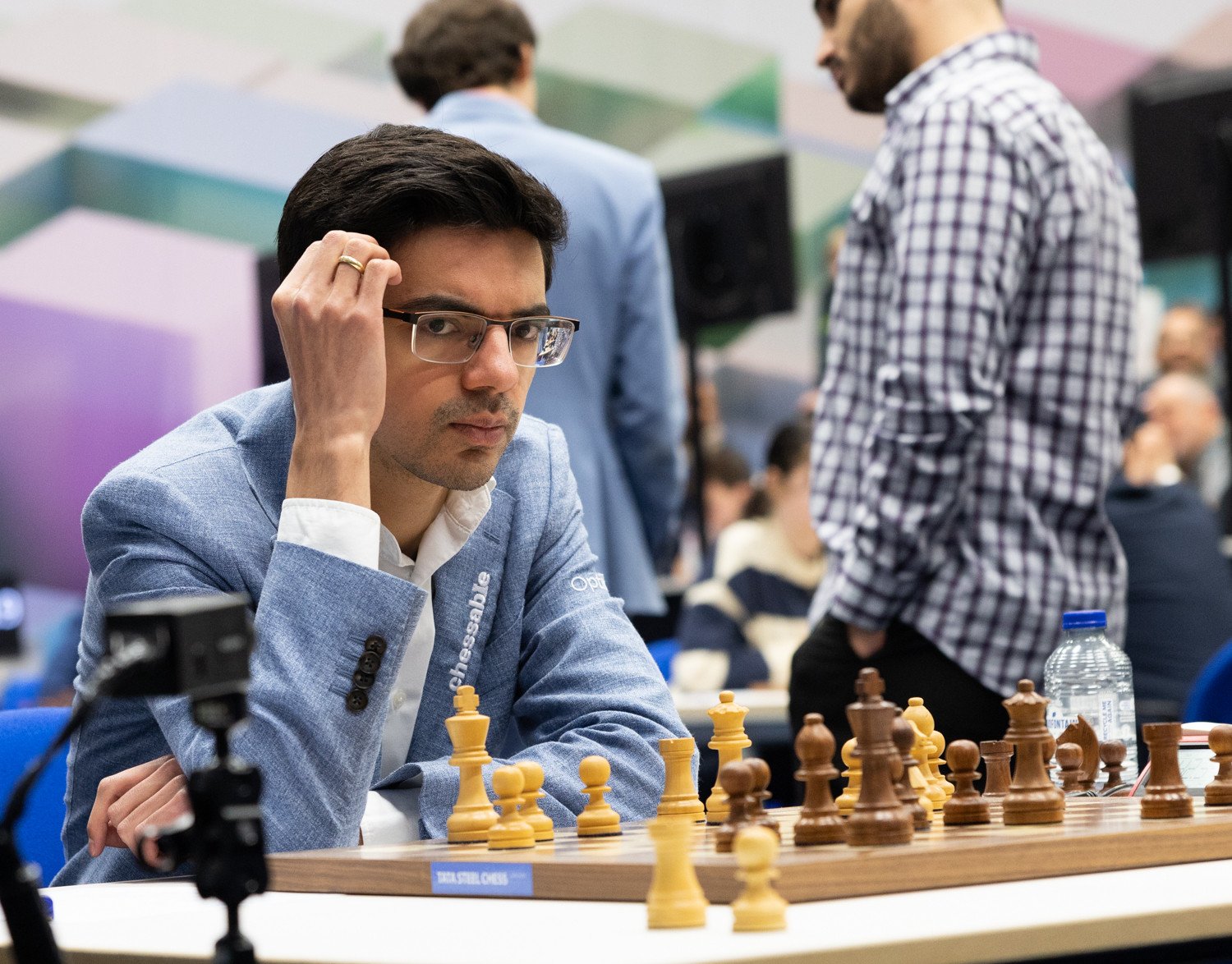 Magnus Carlsen (2859) vs Gukesh (2725)